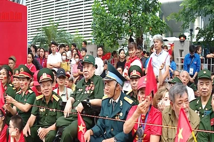 [Video] Cựu chiến binh xúc động trong ngày hội non sông