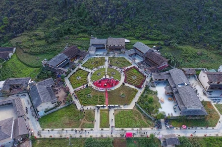 Làng văn hóa du lịch cộng đồng dân tộc H'Mông, xã Mèo Vạc đạt danh hiệu điểm du lịch cộng đồng tốt nhất.