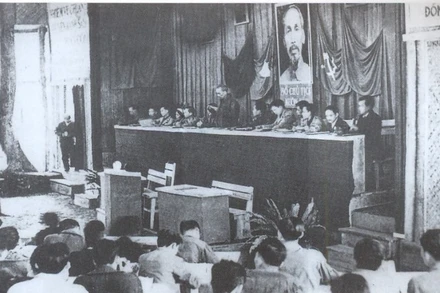 [Video] Dưới cờ vinh quang: Đại hội lần thứ II - Dấu mốc quan trọng trong quá trình lãnh đạo và trưởng thành của Đảng