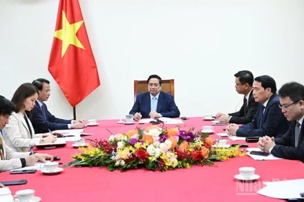 Thủ tướng Chính phủ Phạm Minh Chính điện đàm với Tổng thống Các Tiểu vương quốc Ả-rập thống nhất (UAE) Sheikh Mohammed bin Zayed Al-Nahyan. (Ảnh: Trần Hải)