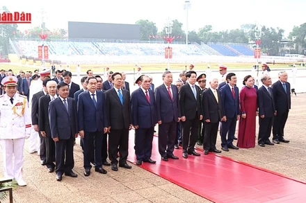 [Video] Lãnh đạo Đảng, Nhà nước vào Lăng viếng Chủ tịch Hồ Chí Minh