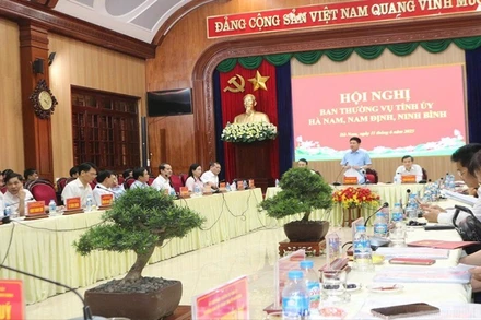 Các đại biểu dự hội nghị.