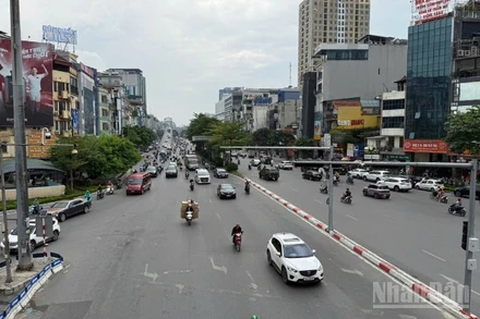 Sáng 6/10, nhiều tuyến đường Thủ đô thông thoáng khác hẳn thường ngày.