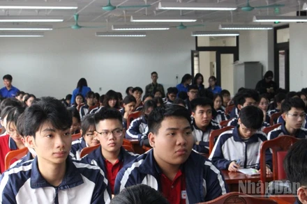 Kỳ bầu cử sắp tới nhận được nhiều sự quan tâm và mong đợi của các bạn trẻ.