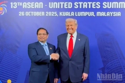 Thủ tướng Chính phủ Phạm Minh Chính và Tổng thống Hoa Kỳ Donald Trump. (Ảnh: Nhật Bắc/VGP)