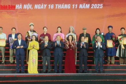 [Video] Bế mạc "Festival Thăng Long-Hà Nội 2025"