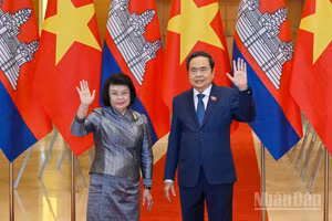 Chủ tịch Quốc hội Trần Thanh Mẫn và Chủ tịch Quốc hội Campuchia Samdech Khuon Sudary.