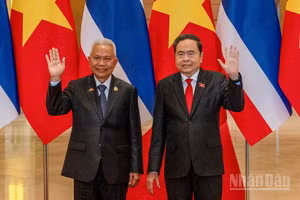 Chủ tịch Quốc hội Trần Thanh Mẫn và Chủ tịch Quốc hội kiêm Chủ tịch Hạ viện Vương quốc Thái Lan Sophon Zaram.