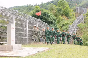 Bộ đội Biên phòng Điện Biên và bộ đội biên phòng Vân Nam (Trung Quốc) phối hợp tuần tra đoạn tuyến biên giới Việt Nam-Trung Quốc do hai bên quản lý.