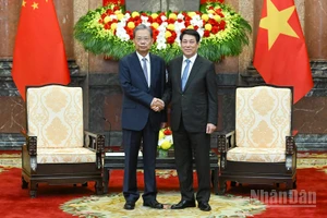 Chủ tịch nước Lương Cường và Ủy viên trưởng Nhân đại toàn quốc Trung Quốc Triệu Lạc Tế.