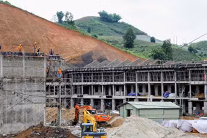 Trên địa bàn tỉnh Điện Biên hiện có nhiều dự án xây dựng Trường nội trú liên cấp cũng cần nguồn cung vật liệu lớn.