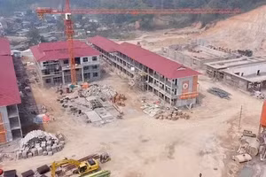 Trường nội trú liên cấp Thanh Nưa do Tổng Công ty số 6 Điện Biên thi công đã hoàn thành 70% tiến độ; dự kiến công trình hoàn thành đưa vào sử dụng trong tháng 6/2026.