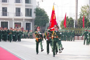 Các lực lượng tham gia duyệt đội ngũ tại lễ ra quân huấn luyện năm 2026 của lực lượng vũ trang tỉnh Điện Biên.