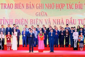 Tại hội nghị xúc tiến đầu tư tỉnh Điện Biên tổ chức (ngày 11/5), Phó Thủ tướng Chính phủ Nguyễn Văn Thắng và đồng chí Lê Văn Lương, Chủ tịch Ủy ban nhân dân tỉnh Điện Biên đã trao biên bản ghi nhớ hợp tác đầu tư cho đại diện Công ty Cổ phần Năng lượng VinEnergo.