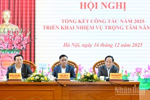 Thường trực Ban Bí thư Trần Cẩm Tú và các đồng chí lãnh đạo chủ trì Hội nghị tổng kết công tác năm 2025, triển khai nhiệm vụ năm 2026 Ban Chỉ đạo 35 Trung ương.