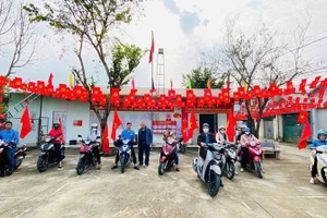 Cán bộ, công chức phường Điện Biên Phủ về cơ sở tuyên truyền bầu cử đại biểu Quốc hội và Hội đồng nhân dân các cấp, nhiệm kỳ 2026-2031.