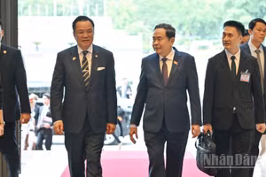 Chủ tịch Quốc hội Trần Thanh Mẫn và Thủ tướng Thái Lan Anutin Charnvirakul.