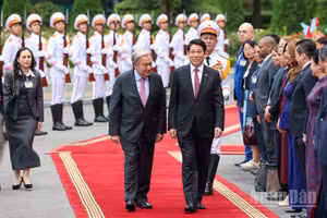 Chủ tịch nước Lương Cường chủ trì lễ đón Tổng Thư ký Liên hợp quốc Antonio Guterres.