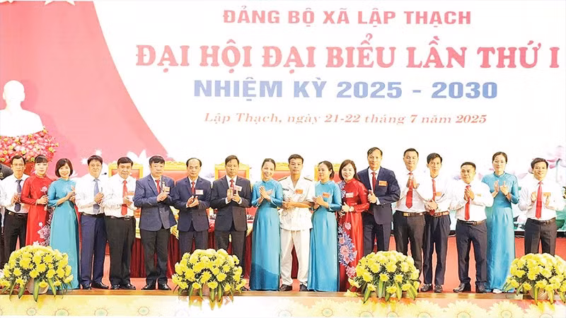 Ban Chấp hành Đảng bộ xã Lập Thạch nhiệm kỳ 2025-2030.
