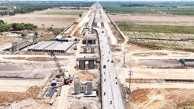 Tỉnh ủy Đồng Nai xác định 2025 là năm đầu tư về hạ tầng, tạo nền tảng vững chắc cho tăng trưởng kinh tế hai con số.