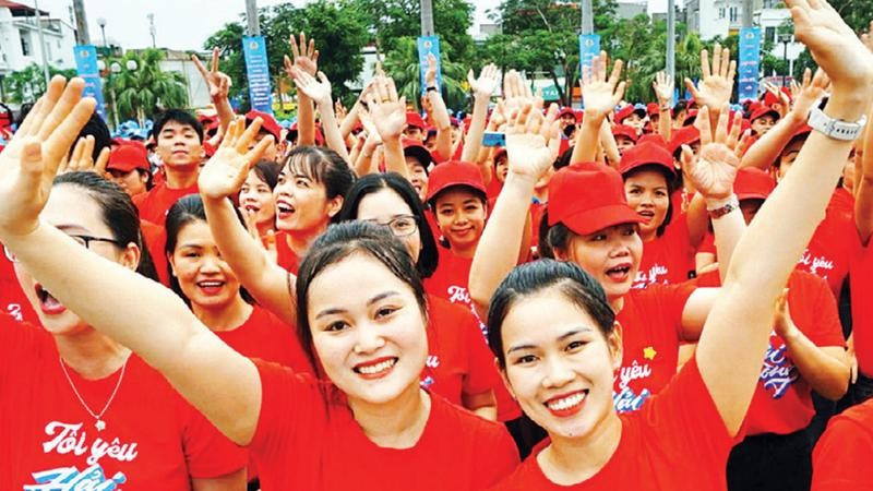 Phụ nữ Hải Phòng phấn đấu làm giàu thêm bản sắc của vùng đất cửa biển anh hùng. (Ảnh ĐỨC NGHĨA)