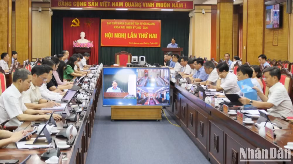 Toàn cảnh hội nghị.