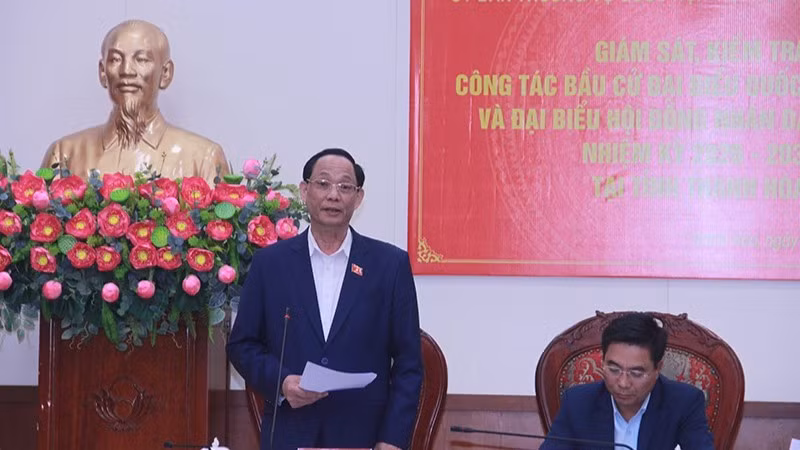Phó Chủ tịch Quốc hội Trần Quang Phương phát biểu tại buổi làm việc với tỉnh Thanh Hóa.