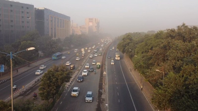 Khói mù ô nhiễm bao phủ bầu trời tại New Delhi, Ấn Độ. (Ảnh: ANI/TTXVN)