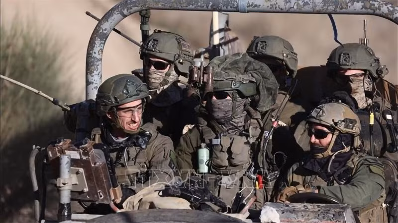 Binh sĩ Israel được triển khai gần vùng đệm ở Cao nguyên Golan, ngày 15/12/2024. (Ảnh: Tân Hoa Xã/TTXVN) 