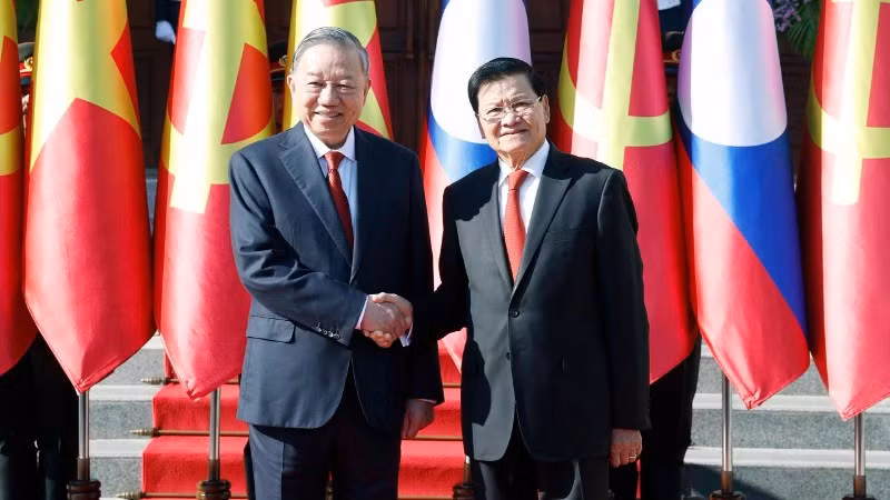 vna-potal-le-don-tong-bi-thu-to-lam-tham-cap-nha-nuoc-toi-chdcnd-lao-8574185-1-8250.jpg