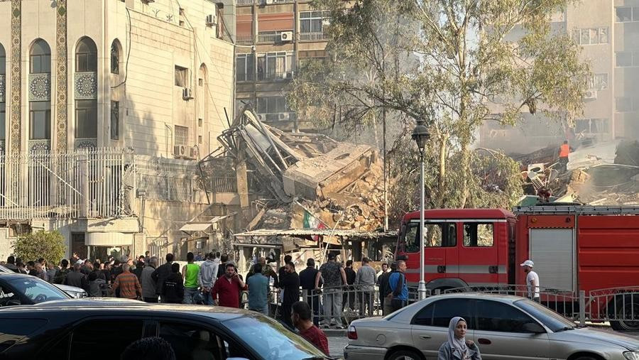 Hiện trường vụ không kích nhằm vào tòa lãnh sự Iran tại thủ đô Damascus (Syria), ngày 1/4/2024. (Ảnh: Tân Hoa Xã) 1.jpg