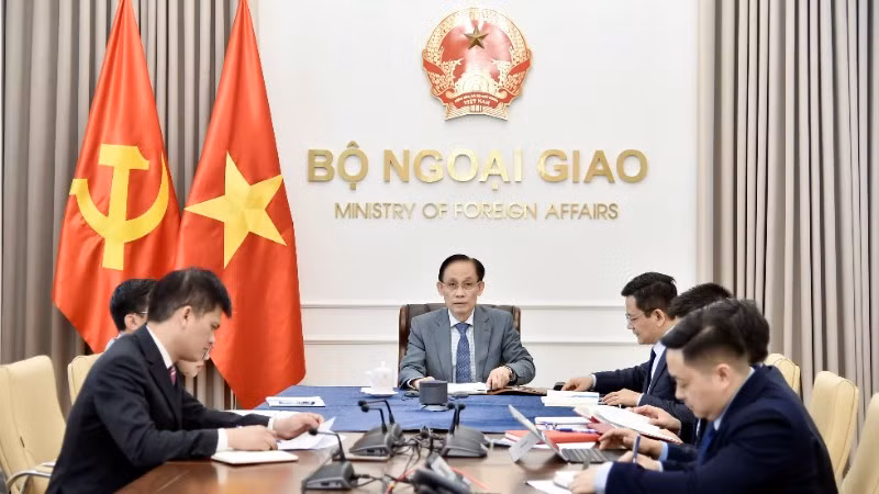 Quang cảnh cuộc điện đàm. (Ảnh: Bộ Ngoại giao)