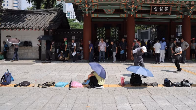 Trời nắng gay gắt tại Seoul, Hàn Quốc, ngày 3/8/2026. (Ảnh: Yonhap/TTXVN)