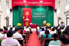Quang cảnh kỳ họp thứ nhất Hội đồng nhân dân phường Tây Hoa Lư.