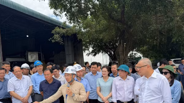 Bí thư Tỉnh ủy Phạm Đại Dương kiểm tra tiến độ Dự án cải tạo, mở rộng Quốc lộ 2 đoạn Vĩnh Yên-Việt Trì.