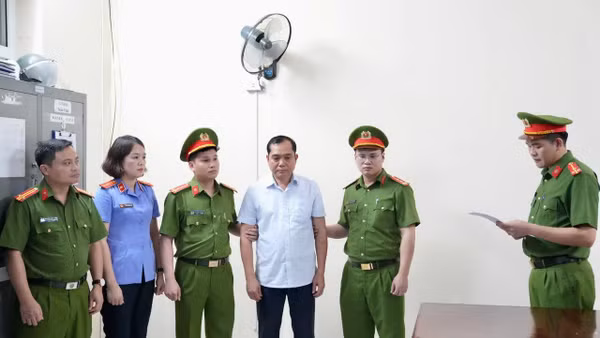 Công bố lệnh bắt người bị giữ trong trường hợp khẩn cấp đối với Hoàng Trọng Lợi.