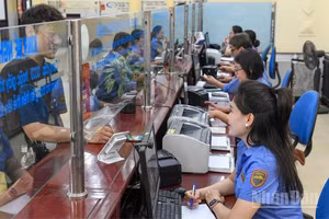Nhằm chia sẻ lợi ích với hành khách trong bối cảnh giá nhiên liệu trong nước liên tục giảm, ngành đường sắt sẽ thực hiện giảm 10% giá vé đối với các đoàn tàu khách bắc-nam trong thời gian từ ngày 1/7 đến hết ngày 16/8/2026.