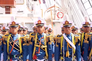 Các học viên trẻ trên tàu KRI Bima Suci thuộc Hải quân Indonesia. (Ảnh: TXVN)