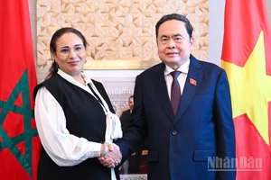 Chủ tịch Quốc hội Trần Thanh Mẫn tiếp Chủ tịch Nhóm Nghị sĩ hữu nghị Morocco -Việt Nam sáng nay (theo giờ địa phương) (ẢNH: VĂN CHÚC)