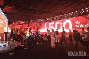 Phân khu 3 tại Triển lãm "95 năm Cờ Đảng soi đường" là 1 địa điểm thu hút hàng vạn khách tham quan triển lãm lần này.