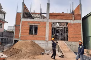 Các công trình xây dựng đơn lẻ, sửa chữa cải tạo bên trong hoặc mặt ngoài, không tiếp giáp với đường đô thị có yêu cầu về quản lý kiến trúc được miễn giấy phép xây dựng.