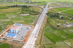 Một đoạn trên tuyến cao tốc Bãi Vọt-Cam Lộ thuộc Dự án thành phần cao tốc bắc-nam, phía đông. (Ảnh nhandan.vn)