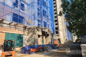 Khu nhà ở tái định cư Tứ Hiệp, Thanh Trì, Hà Nội sau nhiều năm không được đưa vào sử dụng đang được thành phố Hà Nội gấp rút sửa chữa, tân trang để trở thành nhà ở xã hội cho thuê vào cuối tháng 6/2026.