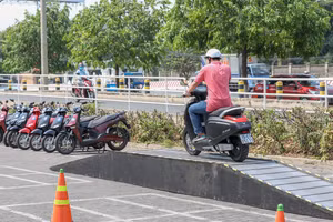 Quy chuẩn mới về ắc quy cho xe mô-tô, xe gắn máy điện bảo đảm độ sai lệch điện áp danh định không vượt quá 15% và dung lượng thực tế không được thấp hơn ngưỡng quy định (90% đối với ắc quy chì axit và 100% đối với ắc quy Lithium-ion).