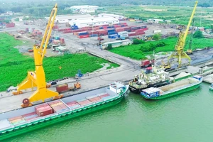 Một góc cảng Cái Cui-Cần Thơ.