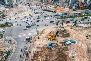 Công trường thi công đường Vành đai 1. (Ảnh: Chánh Hữu)