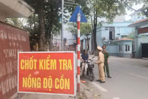 Cảnh sát giao thông Công an thành phố Hà Nội đồng loạt ra quân, tăng cường tuần tra, kiểm soát, xử lý nghiêm các hành vi vi phạm giao thông trong đợt nghỉ lễ 30/4-1/5 năm nay.