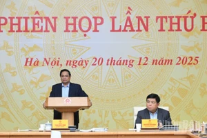 Thủ tướng Chính phủ Phạm Minh Chính chủ trì phiên họp. (Ảnh: TRẦN HẢI)