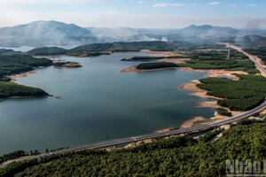 Cao tốc Vũng Áng-Bùng. (Ảnh: Báo Nhân Dân)