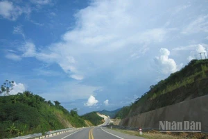 Cao tốc Nội Bài-Lào Cai.